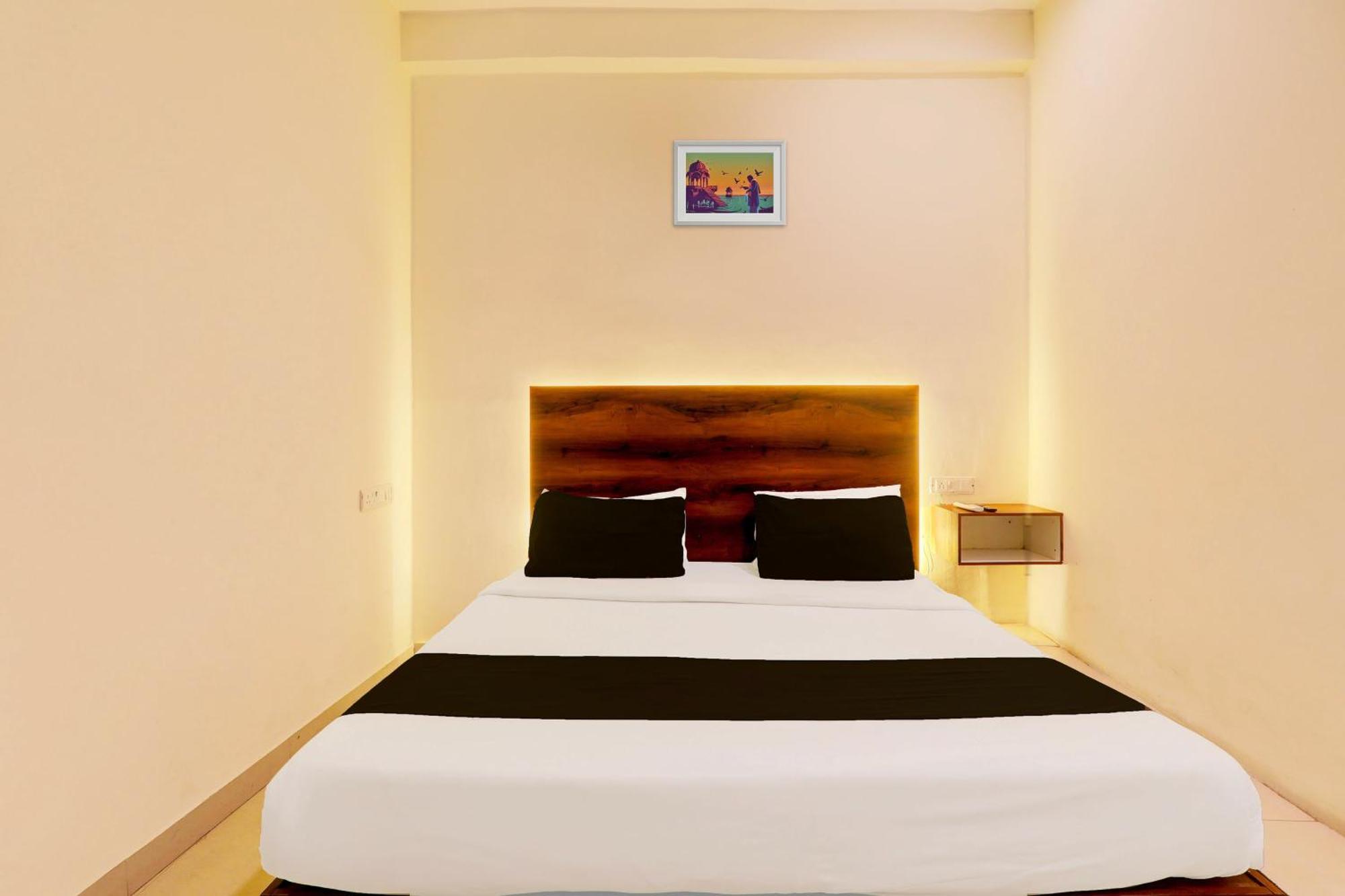 Hotel O Sr Grand Gorakhpur Exteriör bild