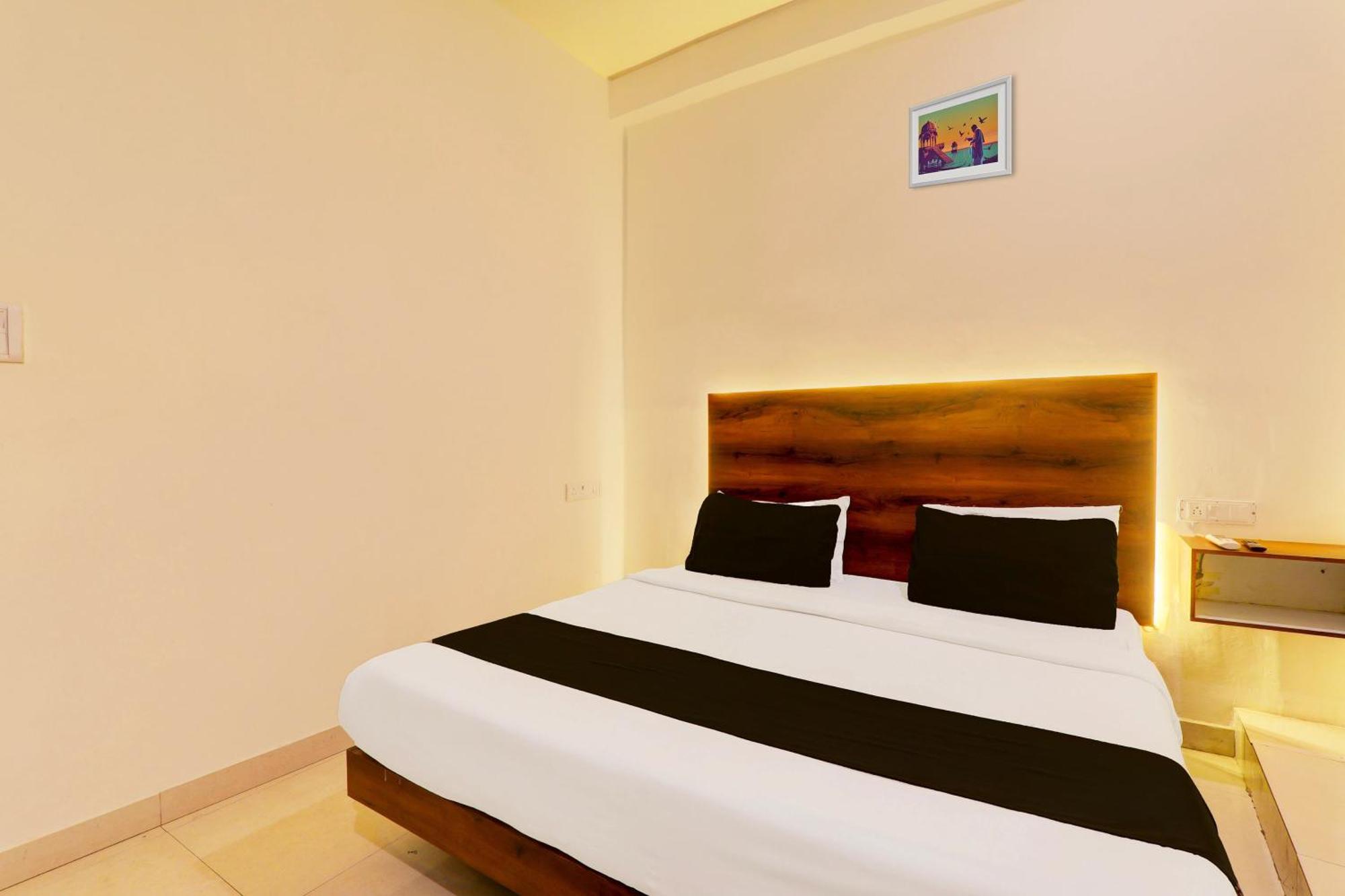Hotel O Sr Grand Gorakhpur Exteriör bild