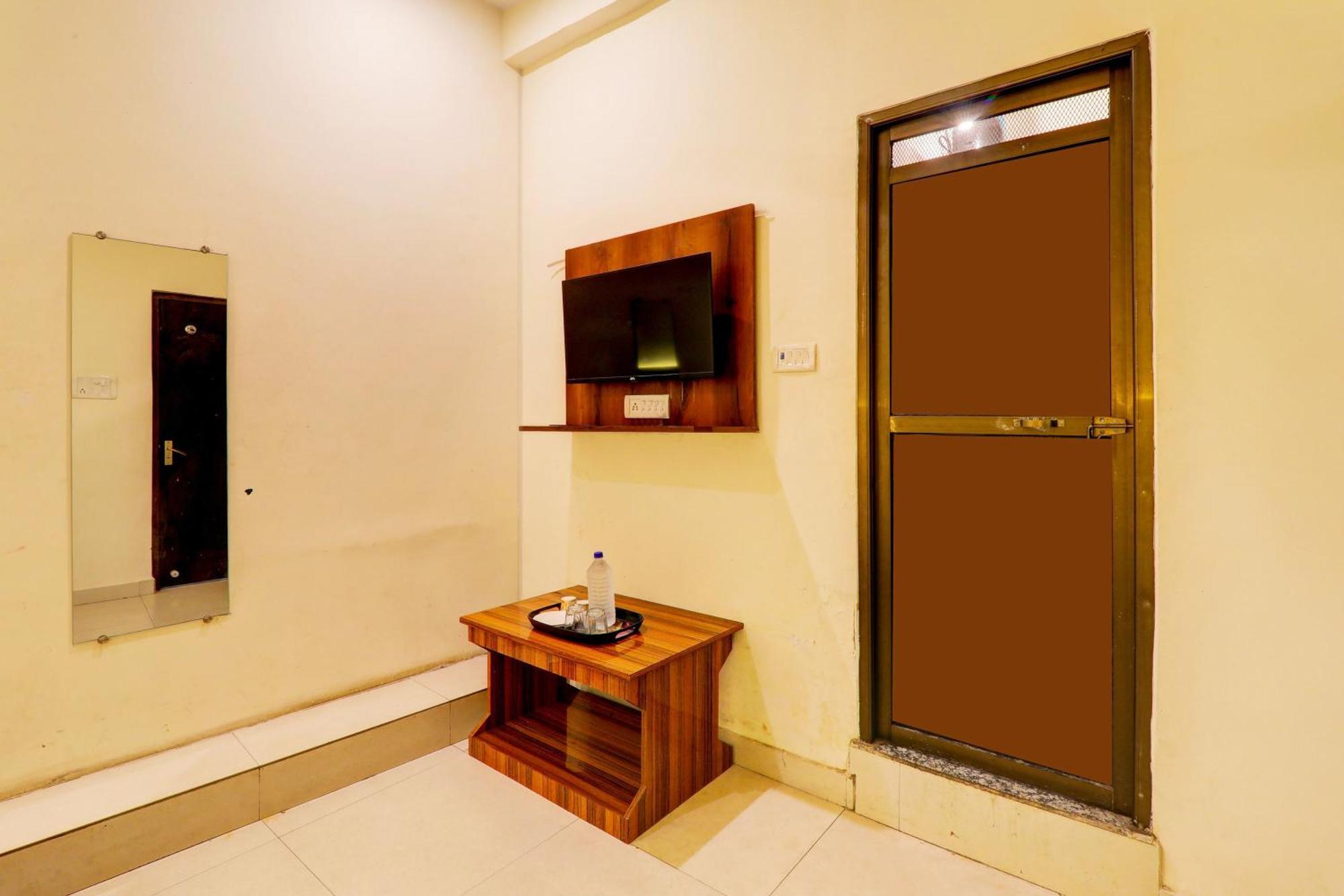 Hotel O Sr Grand Gorakhpur Exteriör bild