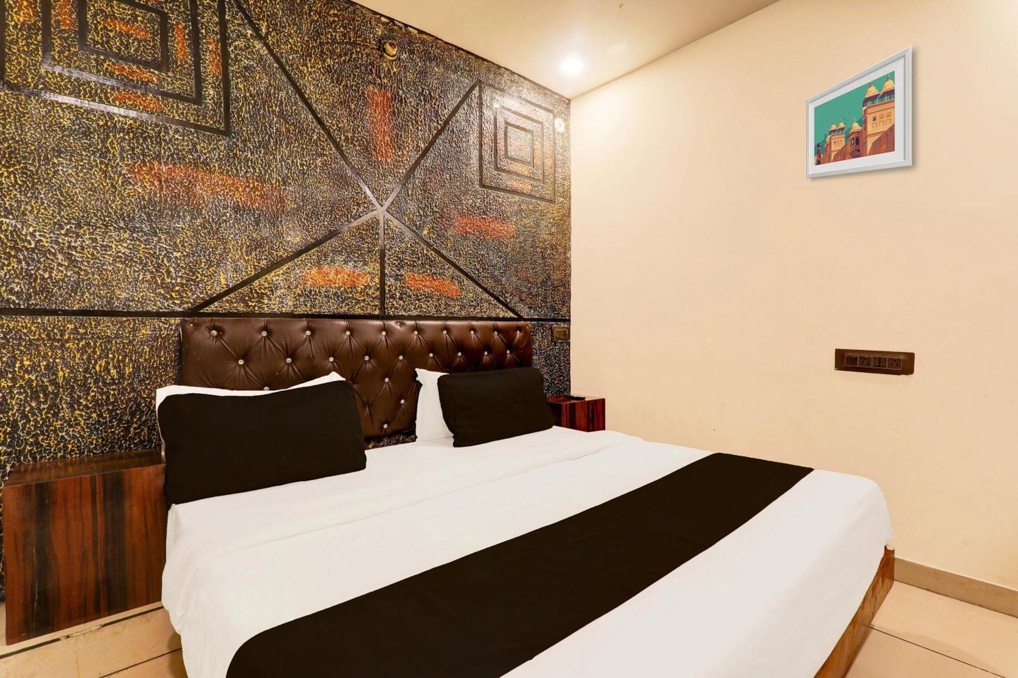 Hotel O Sr Grand Gorakhpur Exteriör bild